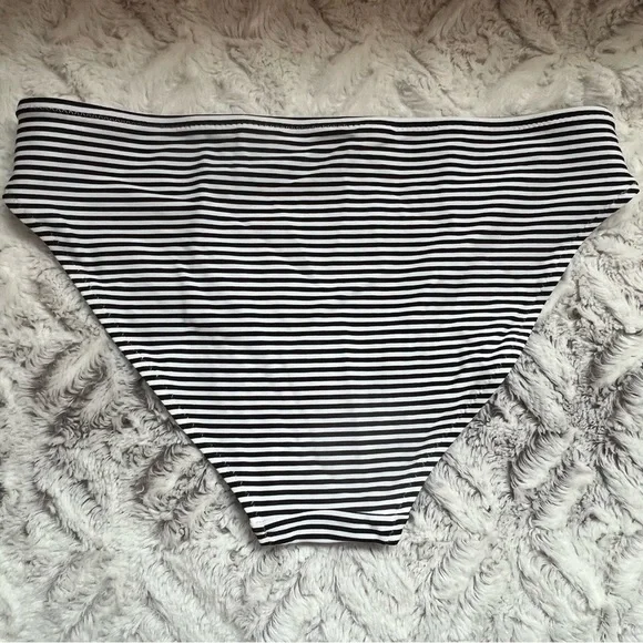 2/$20 ❤️ NWT aerie Black & White Stripe Bikini Bottom Small - Picture 2 of 7